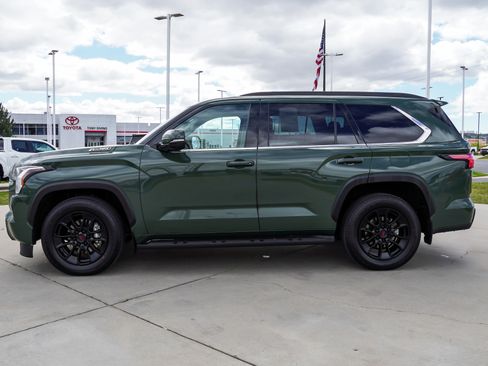 Certified 2023 Toyota Sequoia SR5 AWD/4WD image 5