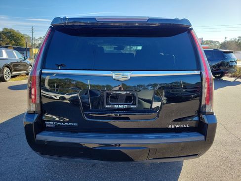 Used 2015 Cadillac Escalade Premium image 5