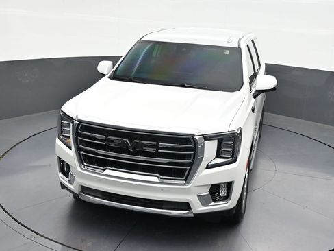 Used 2024 GMC Yukon SLT w/ SLT Luxury Package RWD image 17