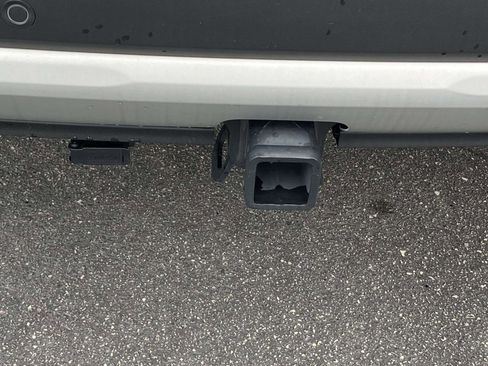 Used 2024 Ford Escape SE w/ PHEV Premium Package image 9