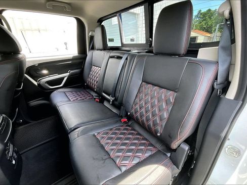 Used 2024 Nissan Titan SV w/ SV Convenience Package AWD/4WD image 22