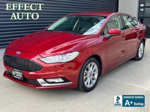 Used 2017 Ford Fusion SE image 1