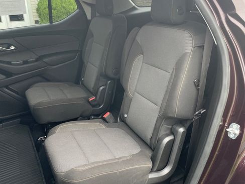 Used 2018 Chevrolet Traverse LT FWD image 17
