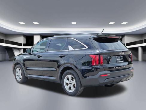 Used 2022 Kia Sorento LX FWD image 4