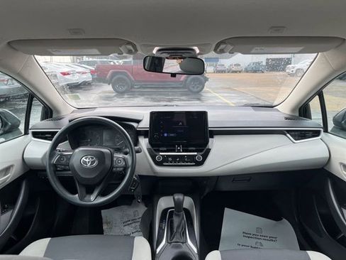 Used 2024 Toyota Corolla LE FWD image 9