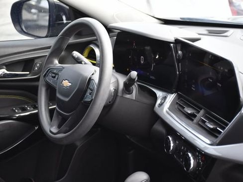 Used 2024 Chevrolet Trax LT FWD image 27