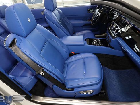 Used 2020 Rolls-Royce Dawn image 22