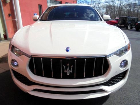 Used 2021 Maserati Levante AWD/4WD image 6