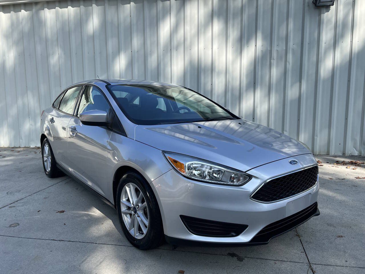 Used 2018 Ford Focus SE FWD image 1