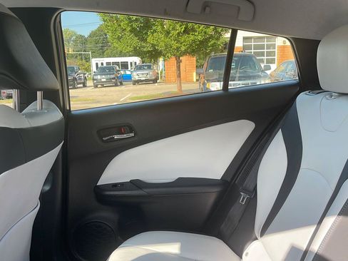 Used 2017 Toyota Prius Prime Premium FWD image 17