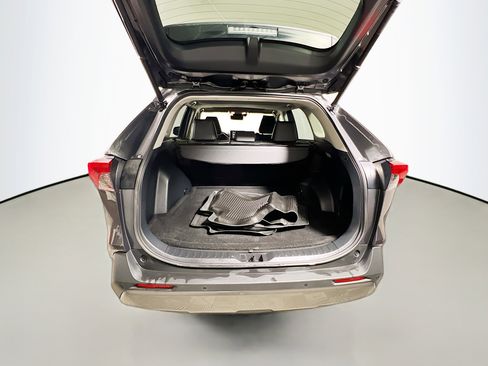 Used 2019 Toyota RAV4 Limited image 34