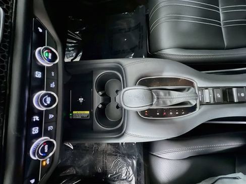 Used 2025 Honda HR-V EX-L image 25