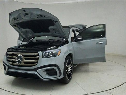 Used 2025 Mercedes-Benz GLS 450 4MATIC image 79