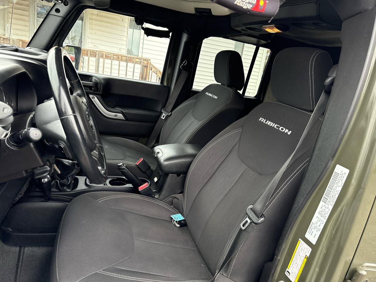 Used 2015 Jeep Wrangler Unlimited Rubicon w/ Connectivity Group AWD/4WD image 4