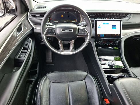 Certified 2023 Jeep Grand Cherokee Limited image 12