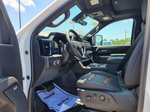 New 2026 GMC Sierra 2500 AT4 w/ AT4 Premium Plus Package AWD/4WD image 10