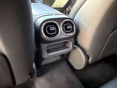 Used 2025 Mercedes-Benz GLC 300 image 16