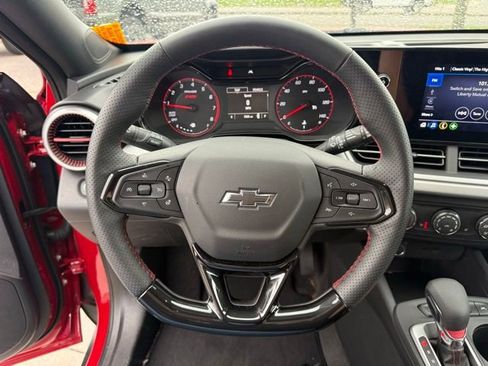 Used 2026 Chevrolet Trax RS w/ Driver Confidence Package FWD image 18