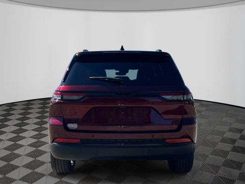 Used 2023 Jeep Grand Cherokee Altitude AWD/4WD image 4