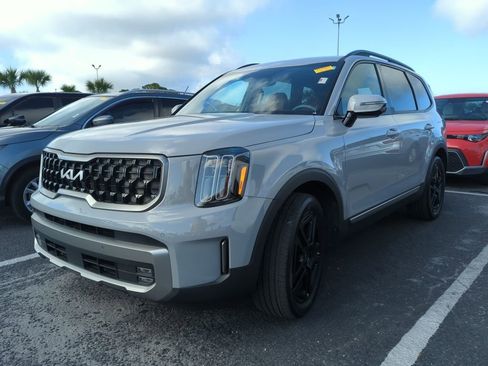Used 2023 Kia Telluride SX X-Line image 3