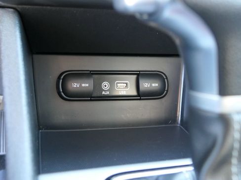 Used 2018 Kia Niro LX image 20