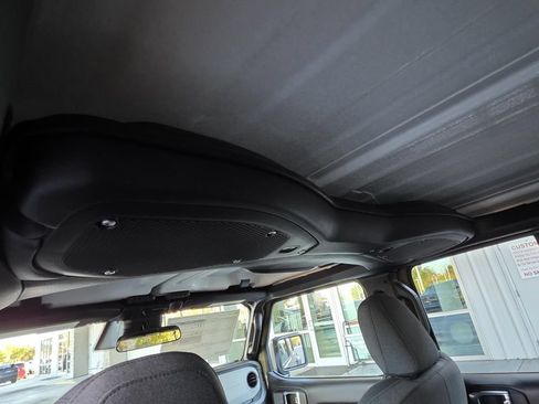 Used 2026 Jeep Wrangler Unlimited Sport AWD/4WD image 14