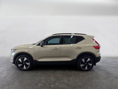 New 2026 Volvo EX40 Plus w/ Climate Package image 8