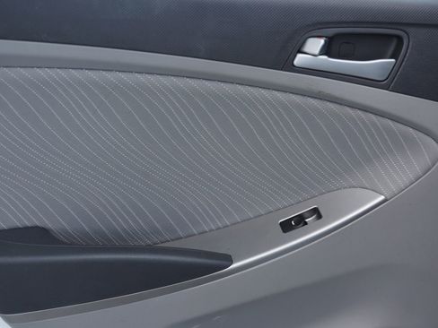 Used 2015 Hyundai Accent GLS w/ Option Group 03 image 16