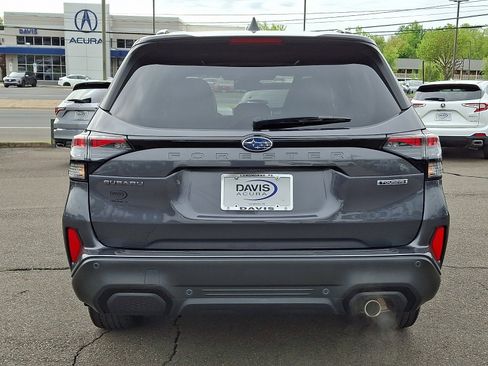 Used 2025 Subaru Forester Touring AWD/4WD image 5