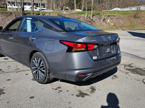 Used 2025 Nissan Altima 2.5 SV FWD image 16