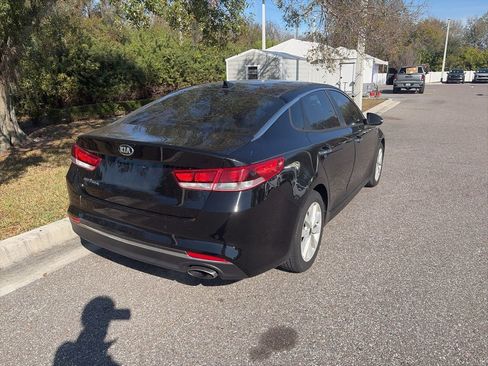 Used 2018 Kia Optima LX w/ 17" Alloy Wheels Package image 3