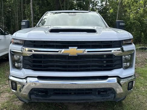 Used 2025 Chevrolet Silverado 2500 LT AWD/4WD image 2
