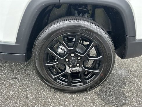 New 2026 Jeep Compass Latitude image 18