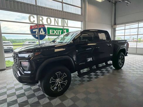 Used 2025 GMC Canyon AT4 w/ Technology Plus Package AWD/4WD image 3