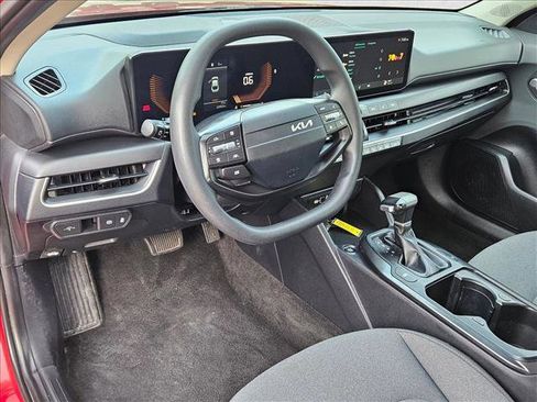 Used 2025 Kia K4 LXS image 10