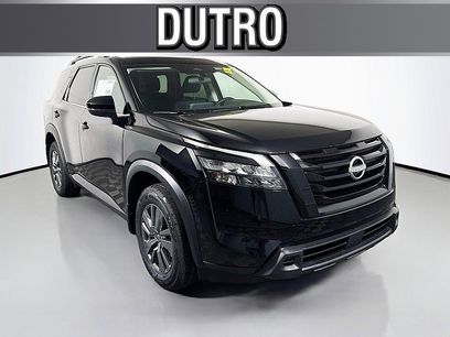 New 2025 Nissan Pathfinder SV w/ Black Appearance Package
