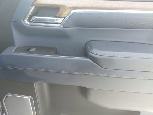 Used 2022 Chevrolet Silverado 1500 High Country w/ High Country Premium Package image 29