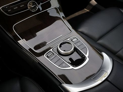 Certified 2017 Mercedes-Benz C 300 4MATIC Sedan image 23