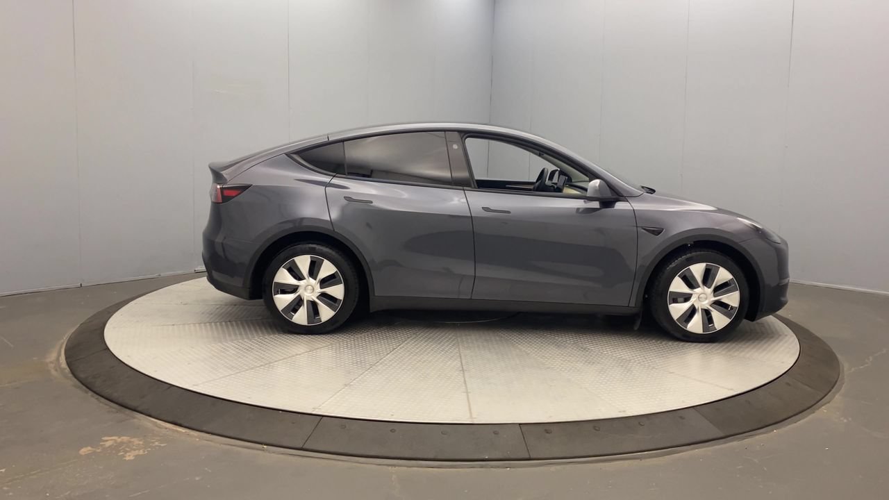 Used 2023 Tesla Model Y Long Range AWD/4WD image 6