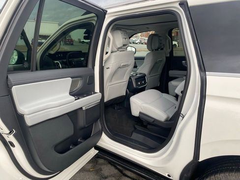 New 2026 Ford Expedition Max Platinum w/ Driver's Package image 28