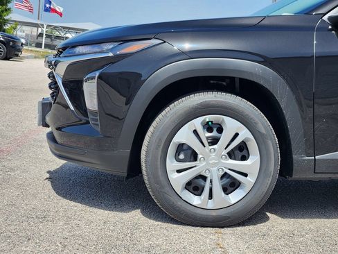 New 2026 Chevrolet Trax LS w/ Driver Confidence Package FWD image 5
