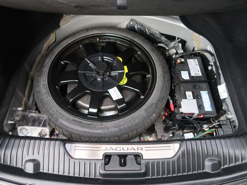 Used 2016 Jaguar XJ Supercharged image 48