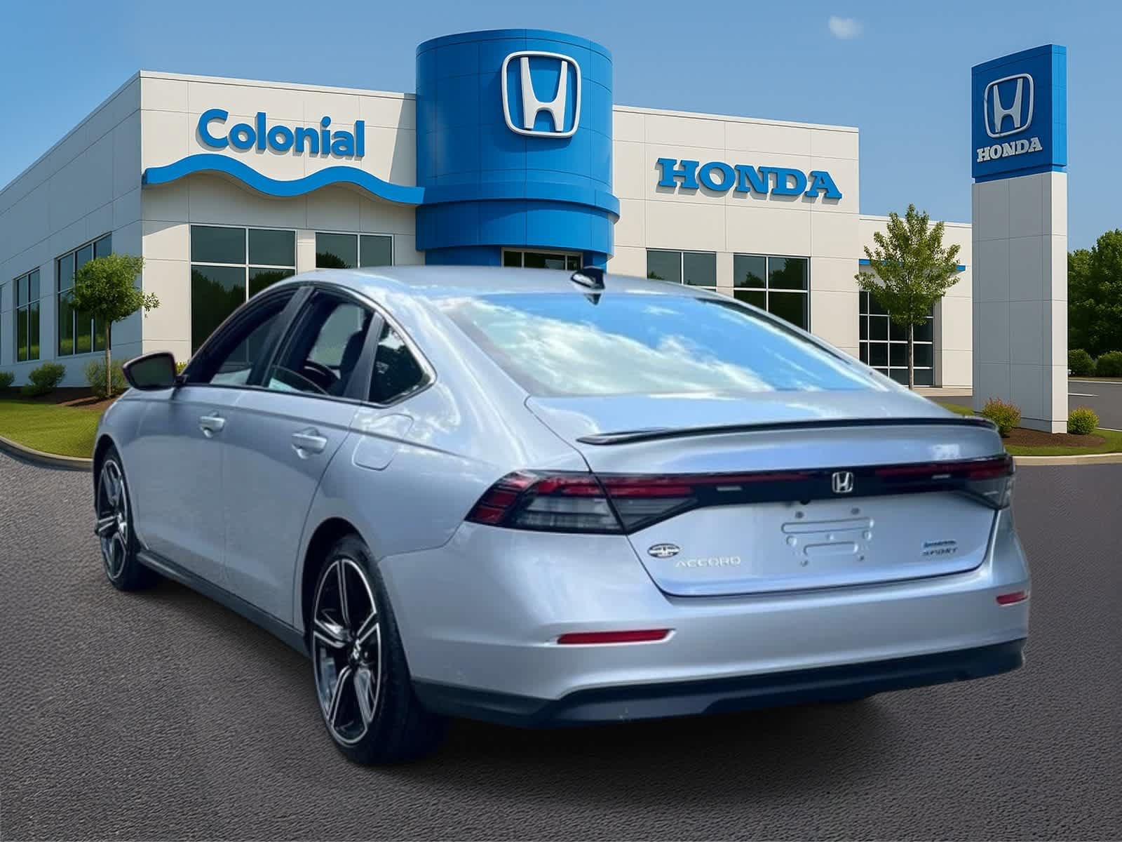 Used 2025 Honda Accord Sport image 4
