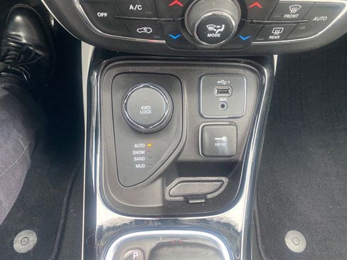 Used 2020 Jeep Compass Limited image 14