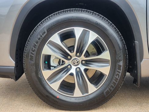 New 2026 Toyota Highlander XLE AWD/4WD image 11