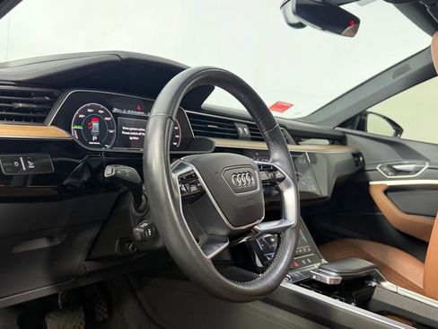 Used 2024 Audi Q8 e-tron Premium Plus w/ Premium Plus Package image 16