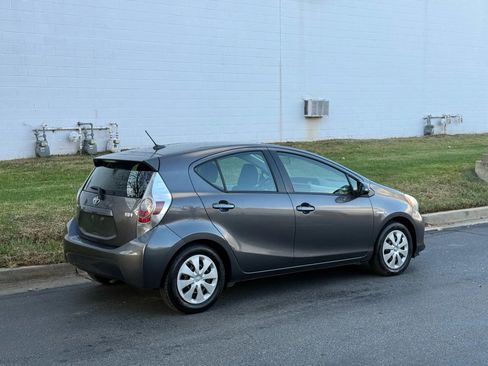Used 2012 Toyota Prius C One image 9
