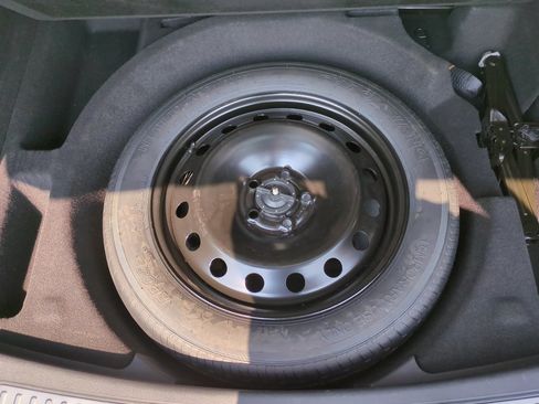 Used 2024 Lincoln Nautilus Reserve w/ Equipment Group 202A image 10