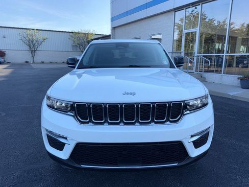 Used 2024 Jeep Grand Cherokee Limited AWD/4WD image 8