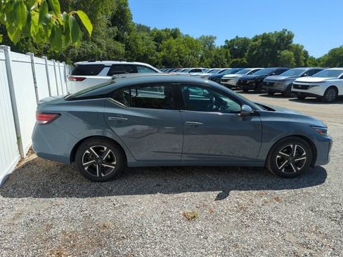 Used 2024 Nissan Sentra SV FWD image 2
